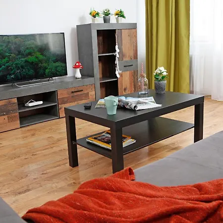 Very Close To Old * Βουκουρέστι