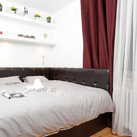 Very Close To Old דירה