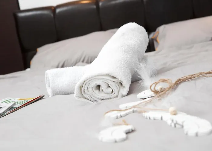 Very Close To Old Apartament *