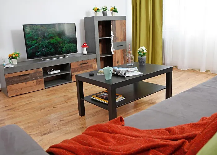 Very Close To Old * Bucureşti