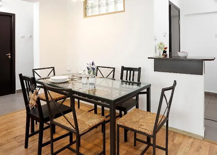 Apartament Very Close To Old