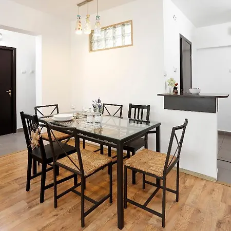 Apartment Very Close To Old